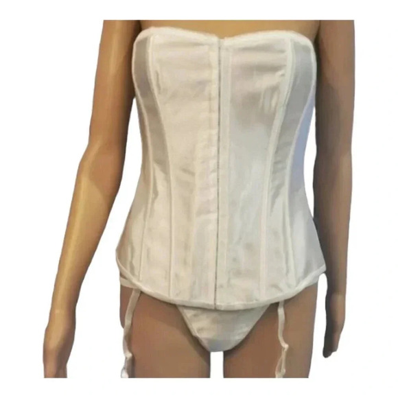 White Corset with Heart Cutout Shape on Back - Picture 1 of 9